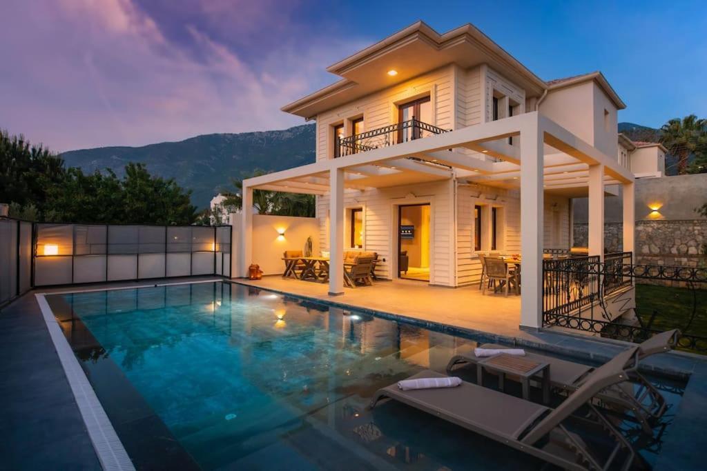 Havuzlu Korunakli Jakuzili Villa Fethiye Exterior photo
