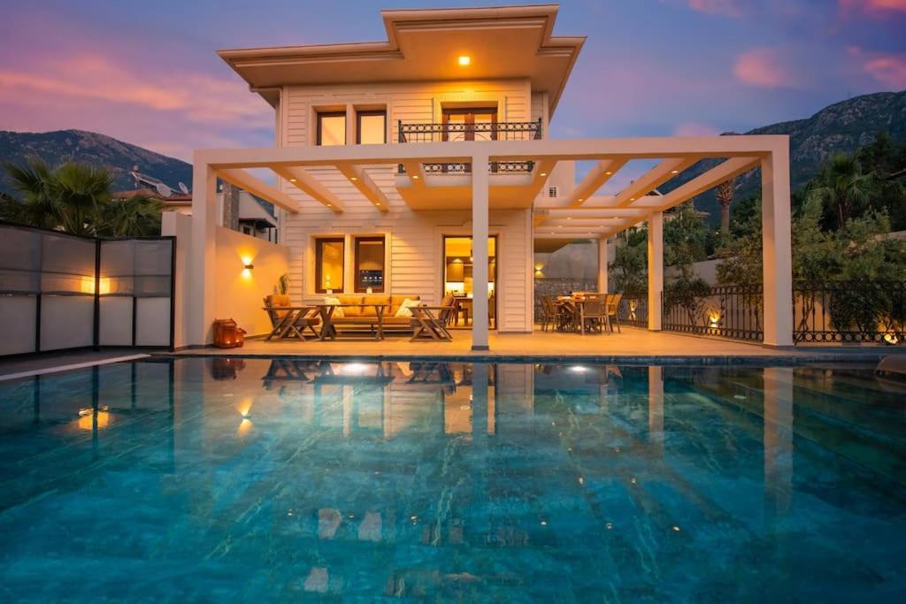 Havuzlu Korunakli Jakuzili Villa Fethiye Exterior photo
